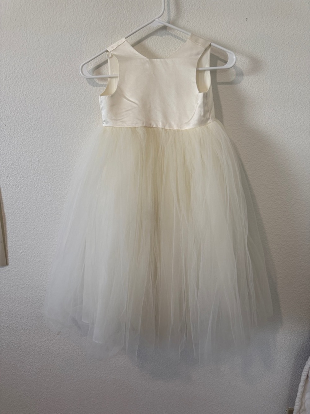 Elegant Ivory Tulle Flower Girl Dress Size 6